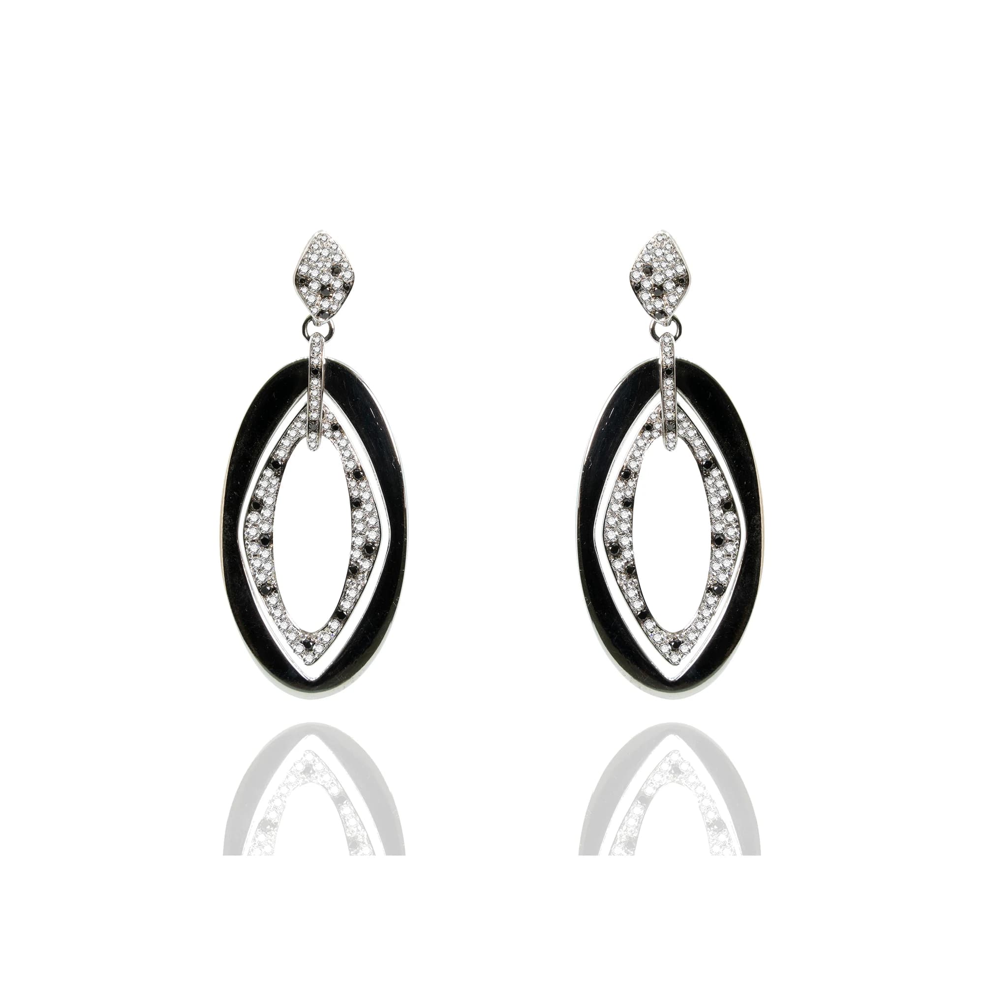 Pendientes oro blanco y brillantes blancos y negros