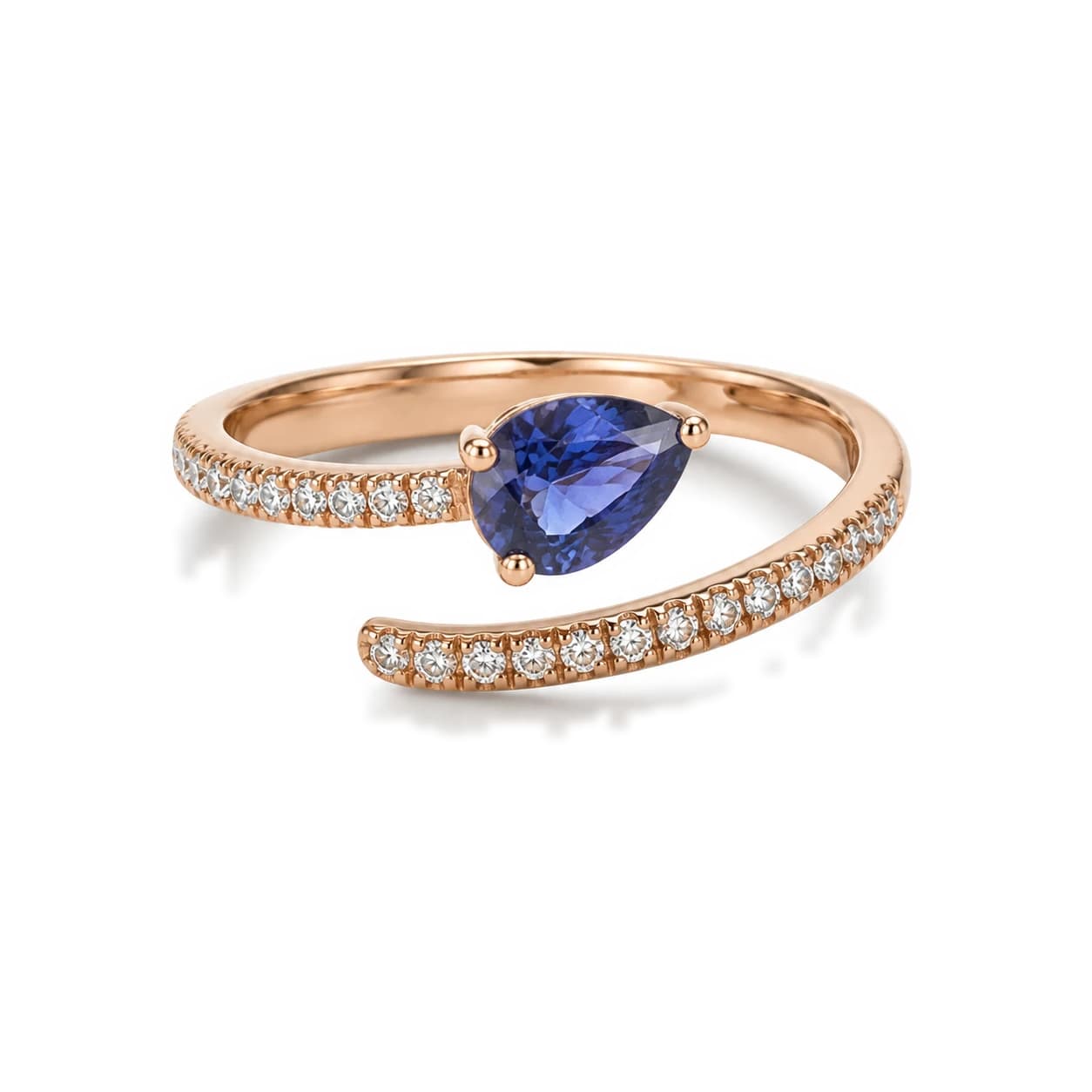 Anillo de zafiro talla pera en oro rosa