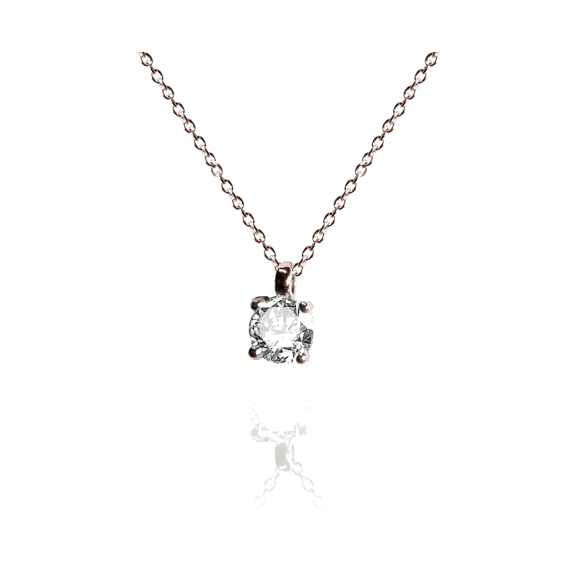 Cadena de oro blanco con colgante en brillante